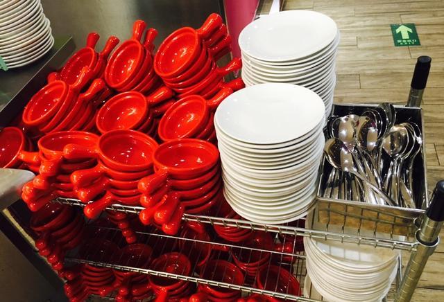 香港通胀前景不明朗，猪肉涨价六成“IM电竞”