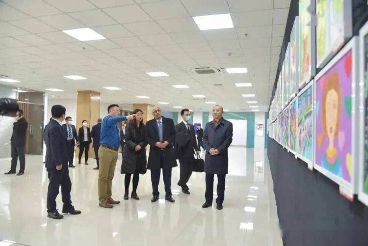 IM电竞官网-
上合示范区巴基斯坦国家客厅揭牌!巴基斯坦中国中心同步启用(图3) IM电竞官网-
上合示范区巴基斯坦国家客厅揭牌!巴基斯坦中国中心同步启用(图3)